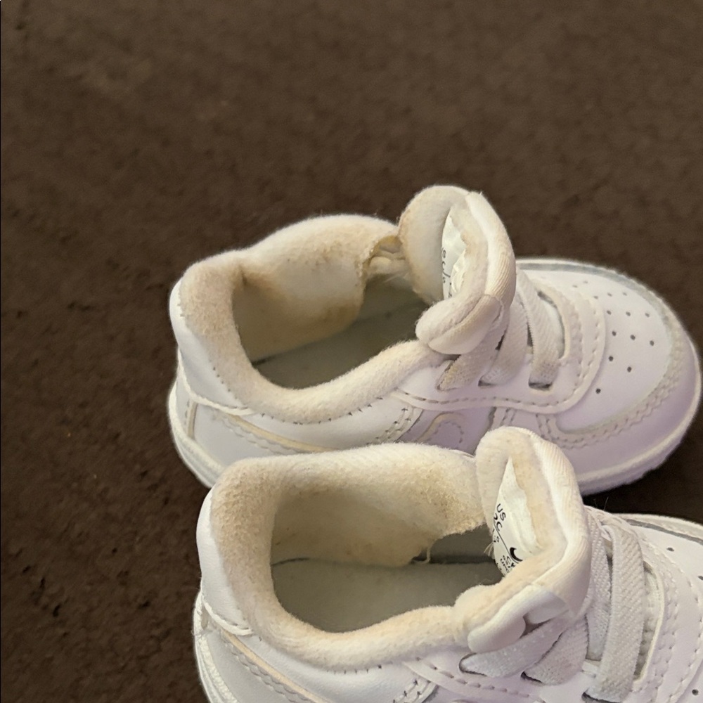 Infant Air Force 1 booties (crib shoe) Size 2C - Picture 5 of 7